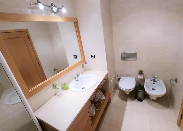 Algarve Vibes 2, Wifi, Pool, Ac Appartement Portimão