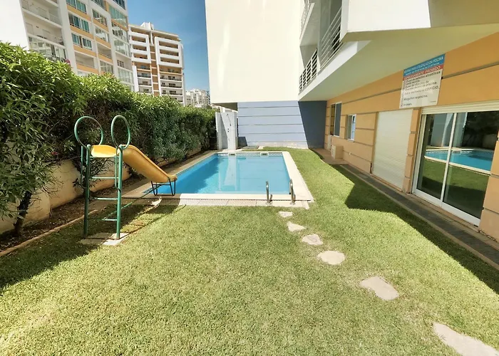 Algarve Vibes 2, Wifi, Pool, Ac Appartement Portimão