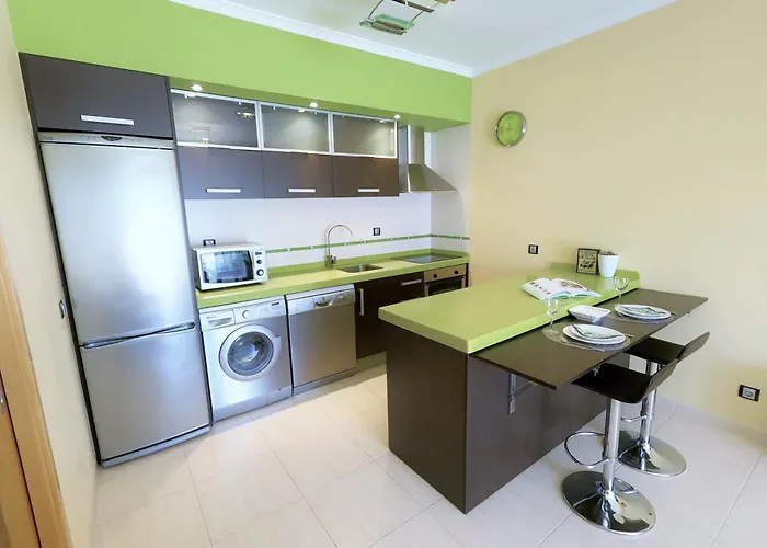 Algarve Vibes 2, Wifi, Pool, Ac * Portimão