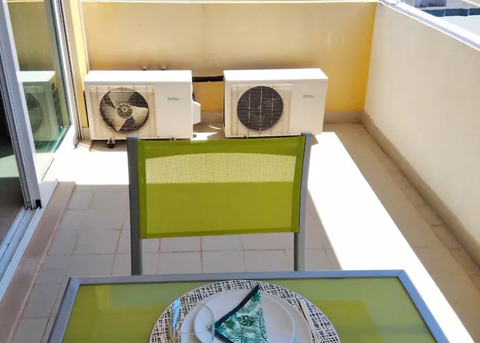 Algarve Vibes 2, Wifi, Pool, Ac Appartement Portimão